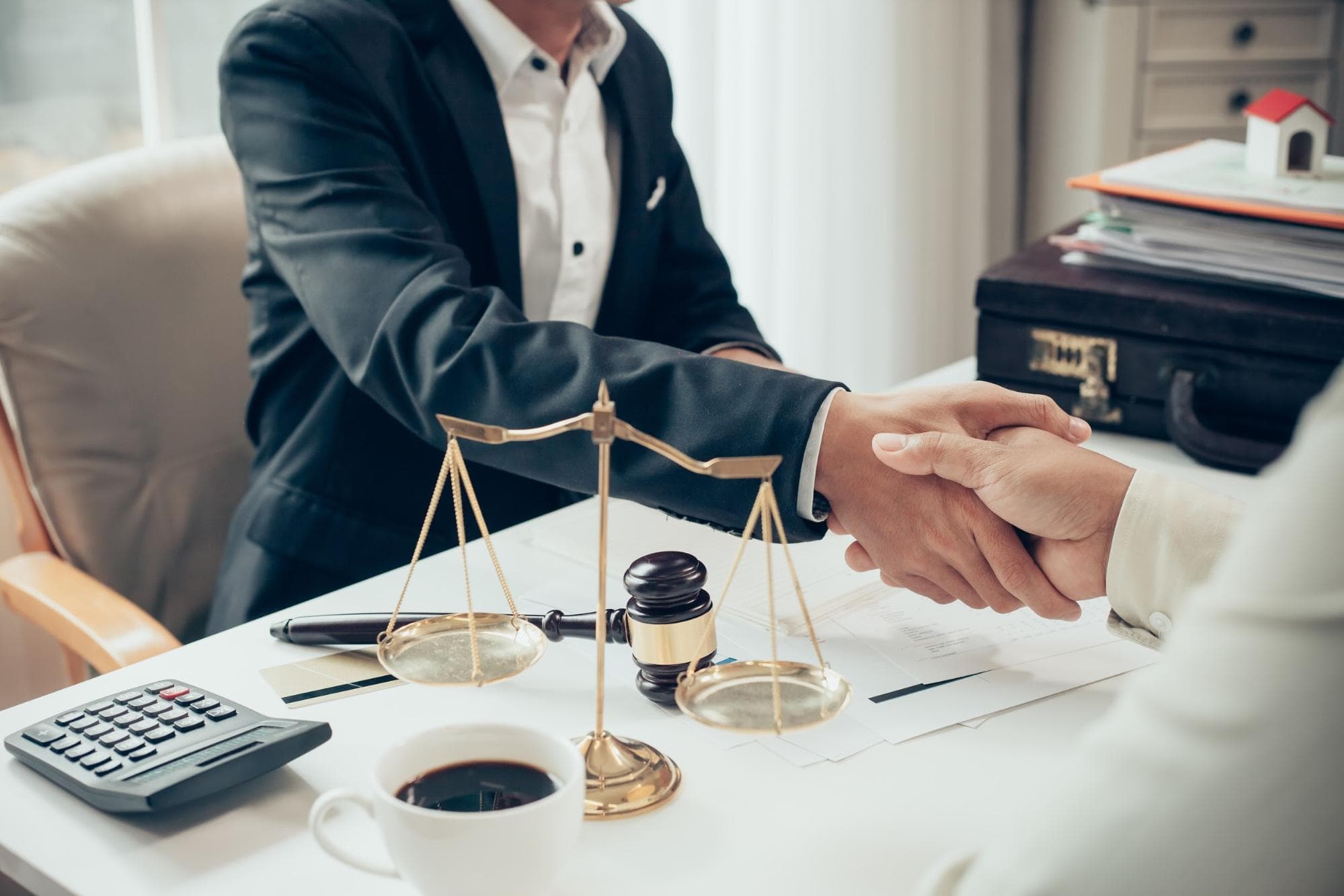 Liga de Direito Empresarial promove palestra para discutir energia, infraestrutura e arbitragem no mercado internacional